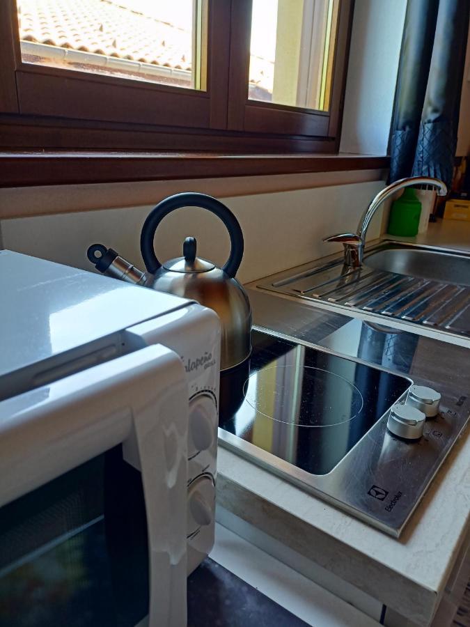 Vite Dipinte 1 Bilocale In Langa Apartment โนเวลโล ภายนอก รูปภาพ